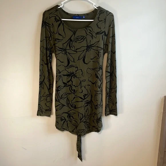 Apt 9 black and hunter green dress shirt Apt 9 black and hunter green dress shirt